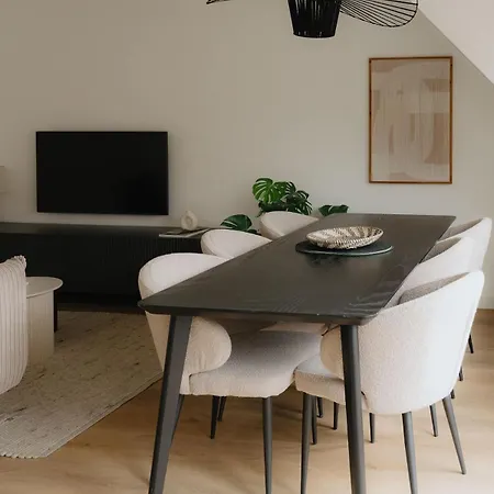Modern And Elegant 30m To The شقة كنوك هايست