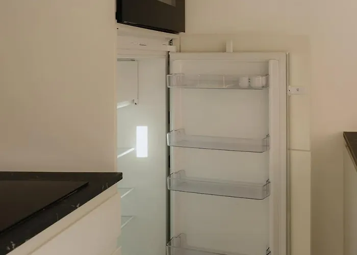 Modern And Elegant 30m To The